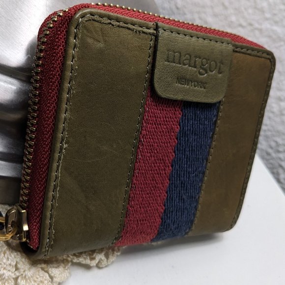 margot Genuine leather dana small zip around wallet - Picture 2 of 12
